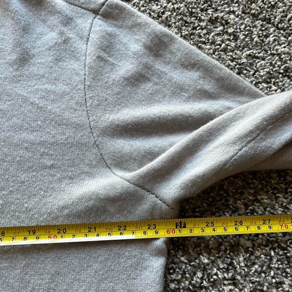 100% Cashmere John Varvatos Womens XL Light Gray VNeck Sweater - Picture 7 of 7